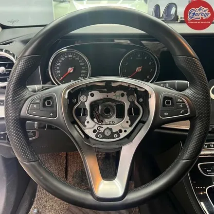 벤츠 W213 E300 / 신형벤츠AMG카본D컷핸들 교체작업 / AMG핸들 / 서울 용산 중구