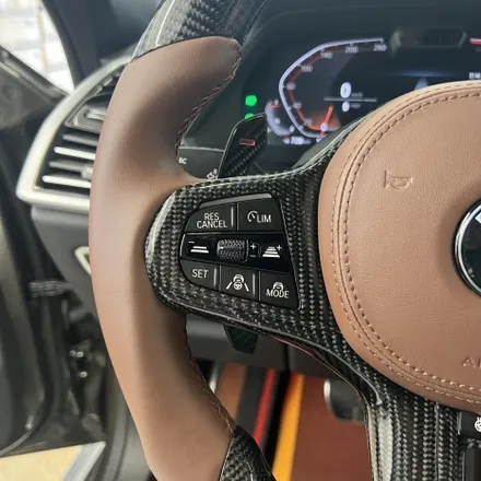 BMW G06 X6 2022 M핸들 카본D컷 디자인으로 교체하였습니다 / 서울 용산 중구