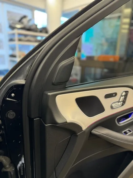 벤츠 W167 GLE53AMG 잠자리카본핸들 및 4D전동 트위터 작업했습니다 / 서울 용산 도원동