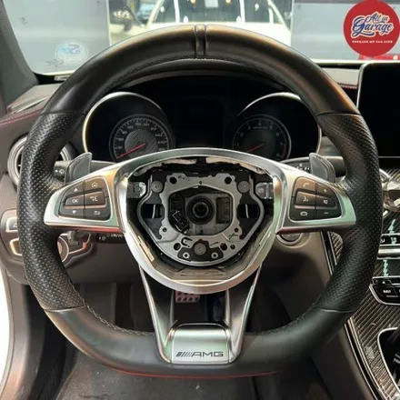 벤츠 W205 C63AMG 쿠페  신형 AMG핸들 교체  LED퍼포먼스카본핸들 / 서울 용산 중구