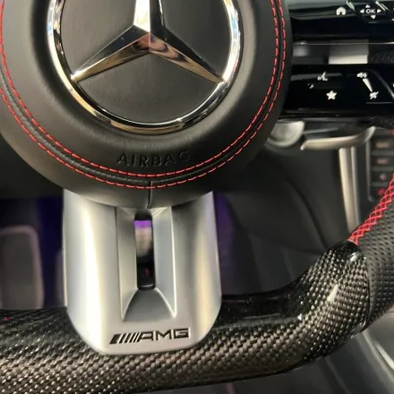 벤츠 C117 CLA45AMG 2018 22 벤츠 잠자리AMG핸들 카본D컷스타일로 교체 / 벤츠 / CLA-클래스 C117 / 서울 용산 중구