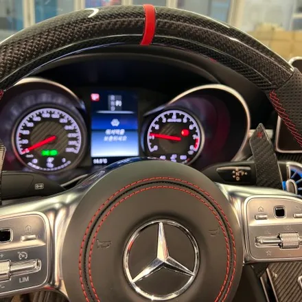 벤츠 W205 C63쿠페 AMG카본핸들 D컷 + 송풍구엠비언트 1열 시공으로 드라마틱한 변화 / 서울 용산 중구