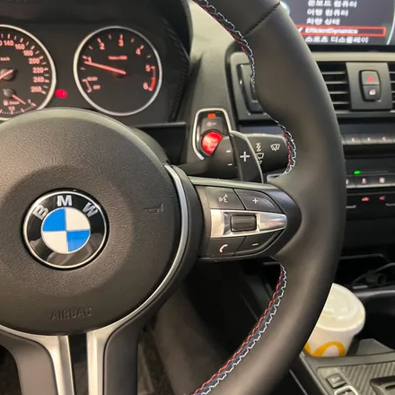 BMW 1시리즈 118D M핸들 스티어링휠을 교체했습니다 [feat . 패들쉬프트] / 서울 용산 중구