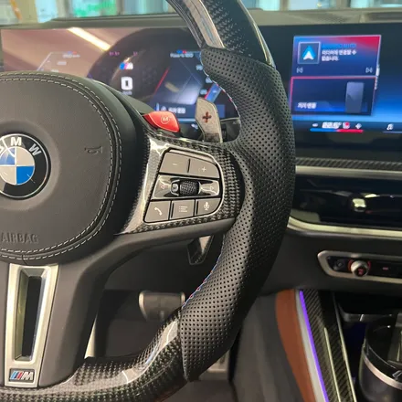 BMW G05 X5 M60I 카본핸들 교체했습니다 D컷의 스포티한 그립감 / 서울 용산 중구