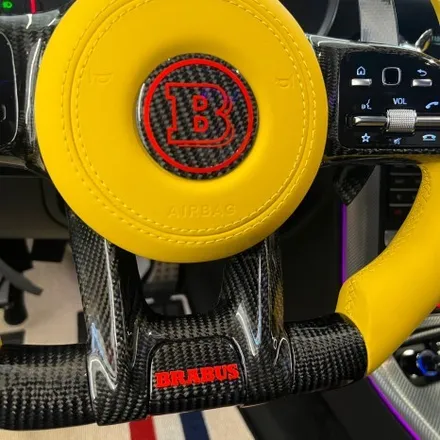 벤츠 R172 SLC43AMG 브라부스 카본요크핸들 스타일로 작업을 하였습니다 / 서울 용산 중구