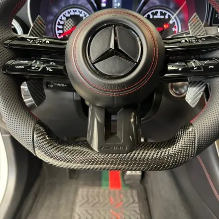 벤츠X253 GLC43AMG 최신형 잠자리 AMG핸들 디자인 으로 교체작업을 하였습니다 / 서울 용산 중구