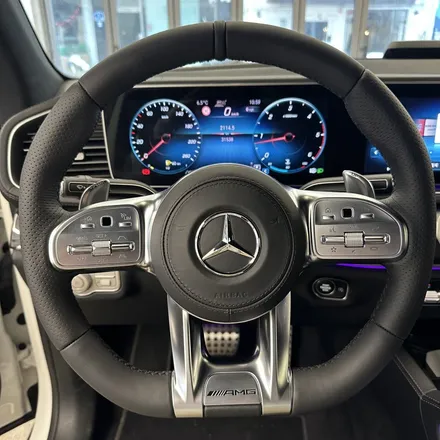 벤츠 W167 GLE400모델 가죽 AMG핸들 로 교체했습니다 순정과 사뭇다른디자인 / 서울 용산 도원동