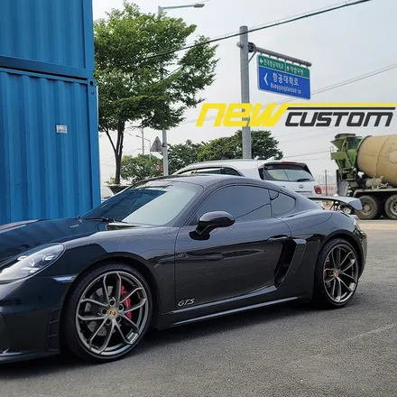 포르쉐718 카이맨2.5 gts 모델 gt4 20인치 정품휠 교체작업 ,gt4컨버젼 / 서울 용산 중구