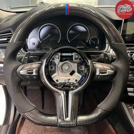 BMW F10 5시리즈 / M커스텀카본D컷핸들 교체작업 및 디자인 변경 / 서울 용산 중구