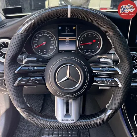 벤츠 W205 C300 / 최신형벤츠잠자리AMG카본핸들 교체작업 및 드레스업 / AMG핸들 / 서울 용산 중구