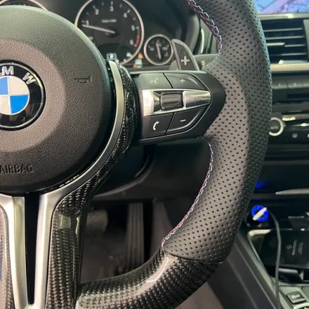 BMW F30 320D 순정핸들에서 M카본핸들로 디자인을 업그레이드 했습니다 / 서울 용산 중구