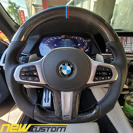 [올인게러지] bmw g06 x6 m50i 순정핸들,신형 카본 m핸들 교체 작업 정품카본핸들교체작업.커스텀핸들 BMW G바디 / 서울 용산 중구