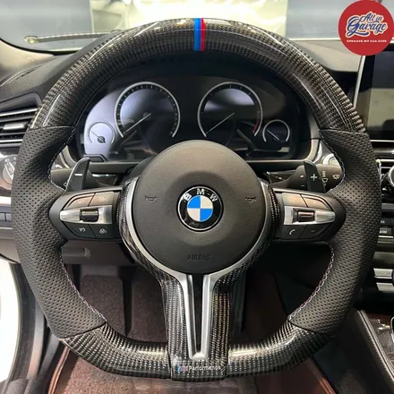 BMW F10 5시리즈 / M커스텀카본D컷핸들 교체작업 및 디자인 변경 / 서울 용산 중구