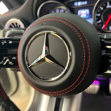 벤츠 C117 CLA45AMG 2018 22 벤츠 잠자리AMG핸들 카본D컷스타일로 교체 / 벤츠 / CLA-클래스 C117 / 서울 용산 중구