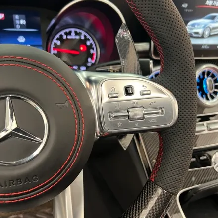 벤츠 W205 C63쿠페 AMG카본핸들 D컷 + 송풍구엠비언트 1열 시공으로 드라마틱한 변화 / 서울 용산 중구