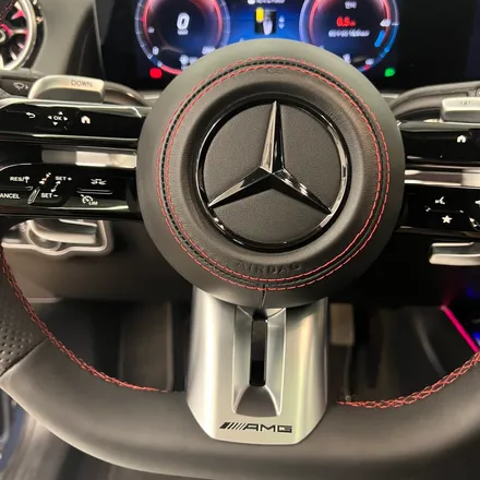 벤츠 GLB 200 AMG 잠자리핸들 교체 시공 레드스티치 ACC기능 연동 / 서울 용산 중구