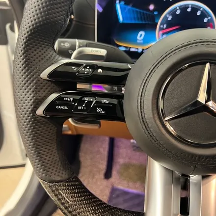 벤츠 GT43 AMG 잠자리핸들 순정형 카본D컷 교체했습니다 열선과 ACC 옵션모델 / 서울 용산 중구
