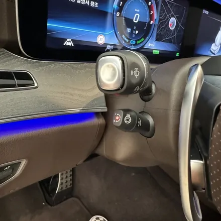 벤츠 C257 CLS 2020 22벤츠 잠자리AMG핸들로 디자인을 변경하였습니다 / 서울 용산 중구