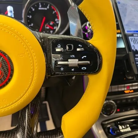 벤츠 R172 SLC43AMG 브라부스 카본요크핸들 스타일로 작업을 하였습니다 / 서울 용산 중구
