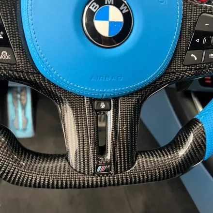 BMW G82 M4컴페티션 M핸들 색상맞춤과 카본D컷디자인으로 교체하다 / 서울 용산 중구