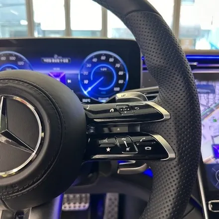 벤츠 V295 EQE 350 차량 잠자리핸들 AMG D컷 교체했습니다 / 서울 용산 도원동