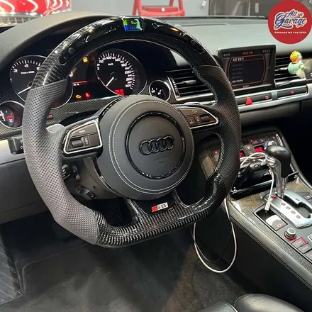 아우디 S8 5.2 FSI 콰트로 D3 RS카본D컷핸들과 LED퍼포먼스조합으로 디자인 변경 / 서울 용산 중구
