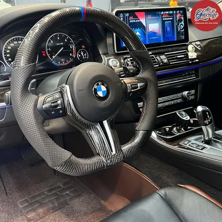 BMW F10 5시리즈 / M커스텀카본D컷핸들 교체작업 및 디자인 변경 / 서울 용산 중구