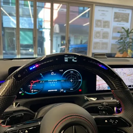 벤츠 W177 A35AMG 22 벤츠 잠자리AMG핸들 OLED어질리티셀렉트를 적용 / 벤츠 / A-클래스 W177 / 서울 용산 중구