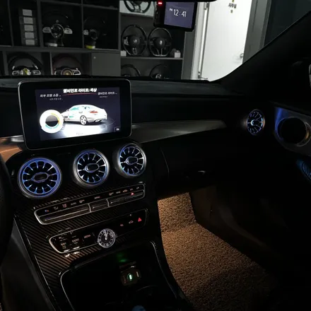 [올인게러지] 벤츠 W205 C200 쿠페 최신형 카본잠자리핸들 교체 + 1,2열 송풍구 엠비언트 시공 완성! / 서울 용산 도원동