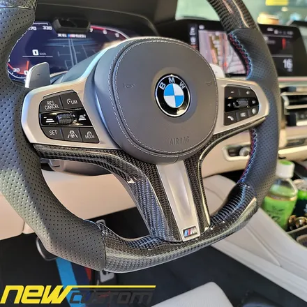 [올인게러지] bmw g06 x6 m50i 순정핸들,신형 카본 m핸들 교체 작업 정품카본핸들교체작업.커스텀핸들 BMW G바디 / 서울 용산 중구