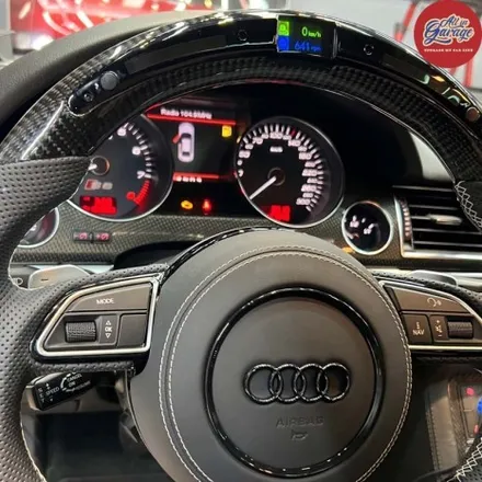 아우디 S8 5.2 FSI 콰트로 D3 RS카본D컷핸들과 LED퍼포먼스조합으로 디자인 변경 / 서울 용산 중구