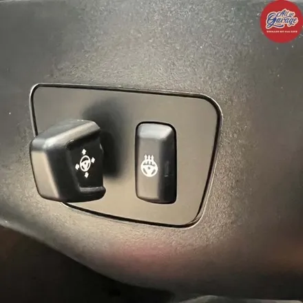 BMW F10 5시리즈 520D 정품 M열선핸들 교체로 핸들디자인 변경 / 서울 용산 중구
