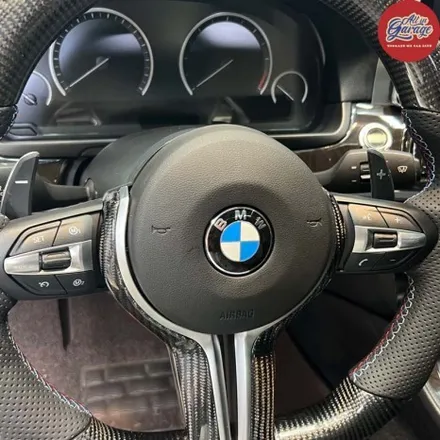 BMW F10 5시리즈 / M커스텀카본D컷핸들 교체작업 및 디자인 변경 / 서울 용산 중구