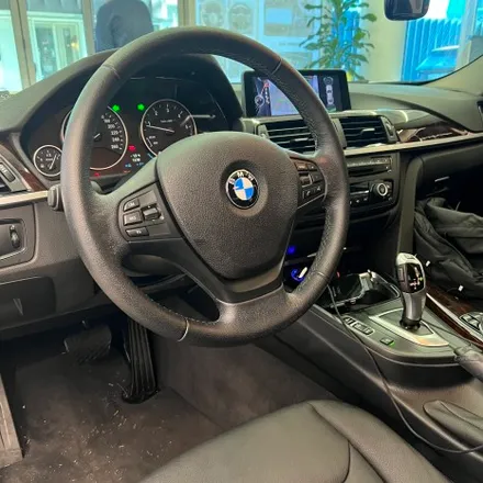 BMW F30 320D 순정핸들에서 M카본핸들로 디자인을 업그레이드 했습니다 / 서울 용산 중구