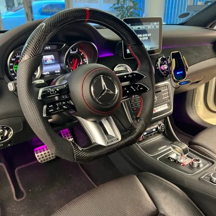 벤츠 C117 CLA45AMG 2018 22 벤츠 잠자리AMG핸들 카본D컷스타일로 교체 / 벤츠 / CLA-클래스 C117 / 서울 용산 중구