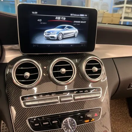 벤츠 W205 C63쿠페 AMG카본핸들 D컷 + 송풍구엠비언트 1열 시공으로 드라마틱한 변화 / 서울 용산 중구