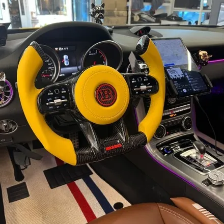 벤츠 R172 SLC43AMG 브라부스 카본요크핸들 스타일로 작업을 하였습니다 / 서울 용산 중구