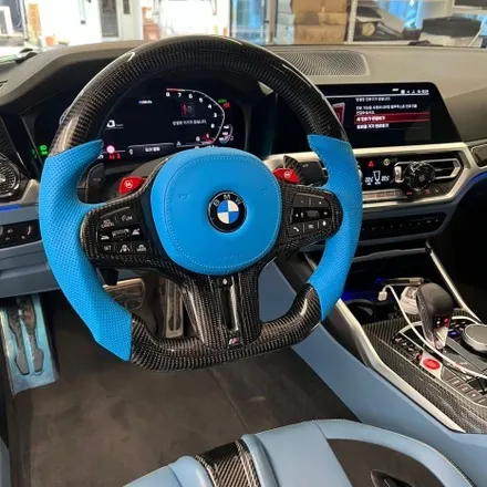 BMW G82 M4컴페티션 M핸들 색상맞춤과 카본D컷디자인으로 교체하다 / 서울 용산 중구