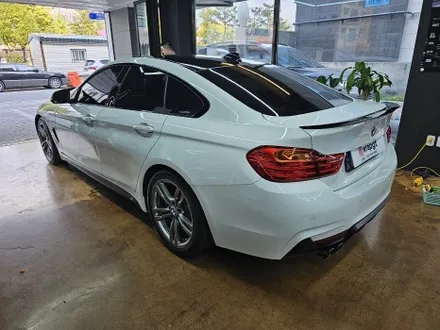 BMW 420i 일산 고양 고양시 식사동 원흥 도래울 원당 지축 그란쿠페 라이트필름+측면 열차단 틴팅 재시공+도어캐치 4개 사틴블랙 랩핑 / 고양 삼송, 일산