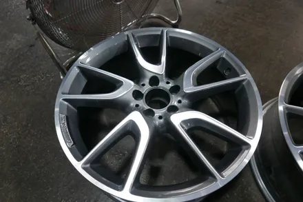 벤츠 e43amg + 컷팅휠 수리 복원 + 크랙수리 용접 + 분체도장 +휠 에어누설(휠수리) / 벤츠 / E-클래스 / 부산 금정구