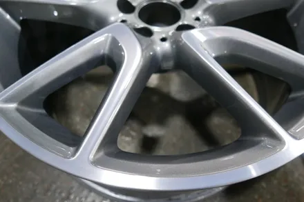 벤츠 e43amg + 컷팅휠 수리 복원 + 크랙수리 용접 + 분체도장 +휠 에어누설(휠수리) / 벤츠 / E-클래스 / 부산 금정구