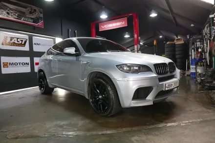 <휠웍스>bmw x6m + 휠수리 + 블랙유광 + 휠도장 +던롭타이어 + 허브스페이스 / 부산 금정구