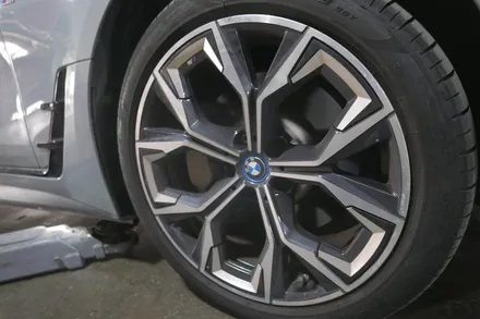 BMW i4 휠 복원(휠수리) / BMW / i4 / 부산 금정구