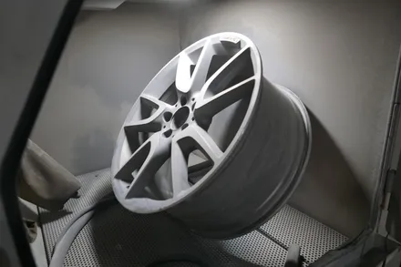 벤츠 e43amg + 컷팅휠 수리 복원 + 크랙수리 용접 + 분체도장 +휠 에어누설(휠수리) / 벤츠 / E-클래스 / 부산 금정구