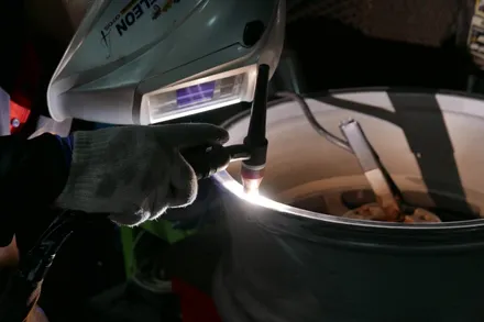 벤츠 e43amg + 컷팅휠 수리 복원 + 크랙수리 용접 + 분체도장 +휠 에어누설(휠수리) / 벤츠 / E-클래스 / 부산 금정구