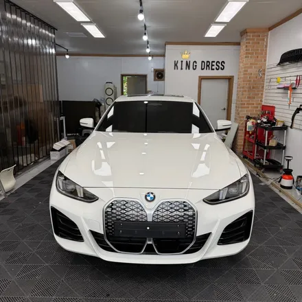 춘천크롬죽이기 - BMW 4시리즈 i4 G22 그릴 테두리 크롬죽이기 랩핑 -킹드레스 / 춘천시 후평동