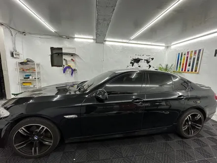 춘천랩핑 - BMW5시리즈크롬죽이기 - 춘천크롬죽이기 - 킹드레스 - 강원도랩핑 - 강원도크롬죽이기 / 춘천시 후평동