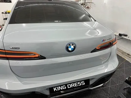 춘천고광택랩핑 - BMW 7시리즈  G70 고광택 크롬죽이기 -킹드레스 / 춘천시 후평동