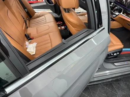 춘천루프스킨.크롬죽이기 - BMW 5시리즈 G30 루프스킨.윈도우몰딩 크롬죽이기 제거 재시공 - 킹드레스 / 춘천시 후평동