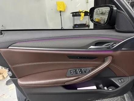 춘천실내랩핑 - BMW G30 5시리즈 실내랩핑 - 킹드레스 / 춘천시 후평동
